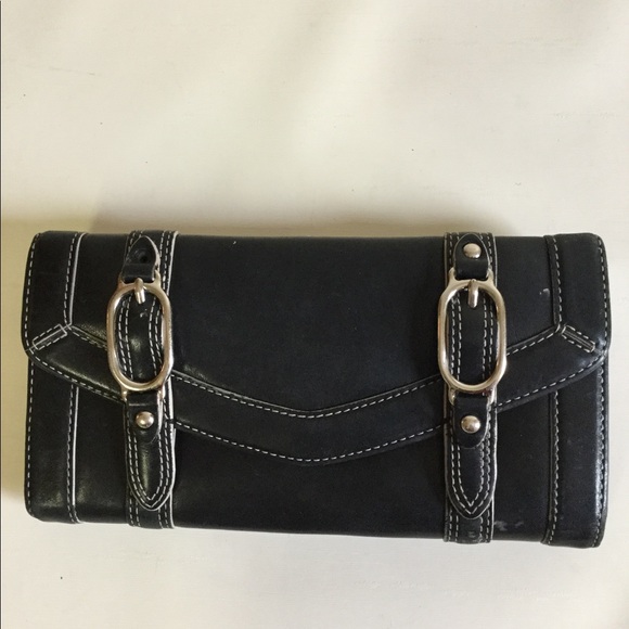 Cole Haan Handbags - Cole Haan Leather VINTAGE Women’s Wallet❤️